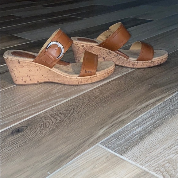 Born Shoes - Super Cute b.o.c. Slip on cork mule sandal! Sz9